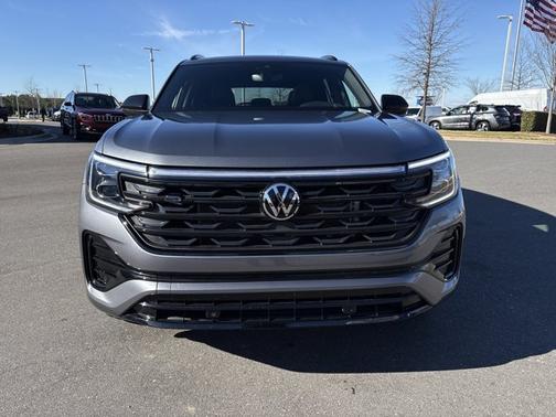 2025 Volkswagen Atlas Cross Sport 2.0T SEL R-Line Black