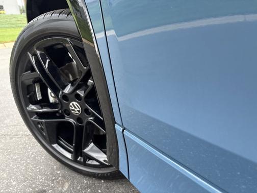 Monterey Blue Pearl 2025 Volkswagen Tiguan 2.0T SE R-Line Black