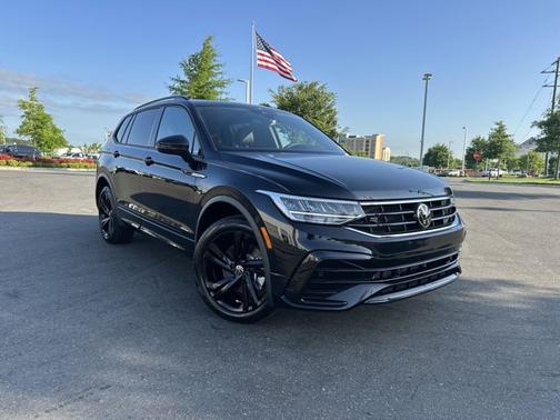 2023 Volkswagen Tiguan 2.0T SE R-Line Black