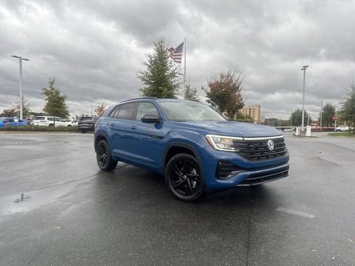 2025 Volkswagen Atlas Cross Sport 2.0T SEL R-Line Black