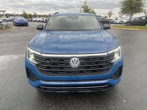 2025 Volkswagen Atlas Cross Sport 2.0T SEL R-Line Black