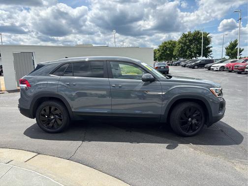 2024 Volkswagen Atlas Cross Sport 2.0T SE w/ Technology