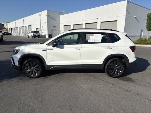 Pure White 2024 Volkswagen Taos 1.5T S