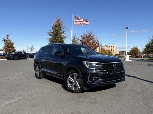 2024 Volkswagen Atlas Cross Sport 2.0T SEL R-Line