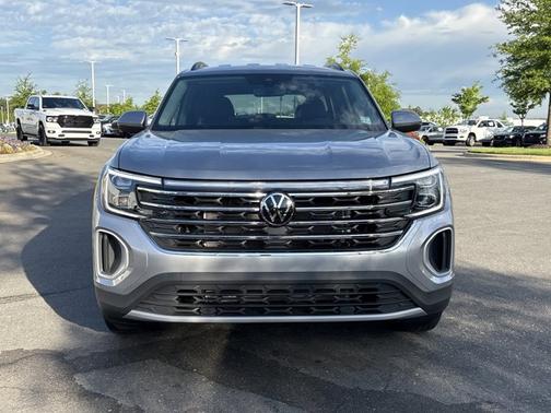 Silver Mist Metallic 2026 Volkswagen Atlas 2.0T SE