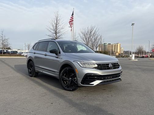 2023 Volkswagen Tiguan 2.0T SE R-Line Black