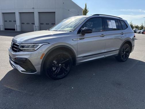 2024 Volkswagen Tiguan 2.0T SE R-Line Black