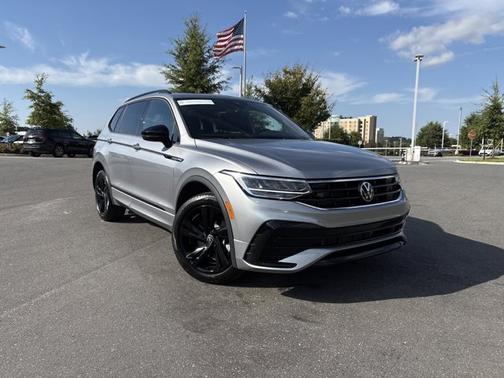 2024 Volkswagen Tiguan 2.0T SE R-Line Black