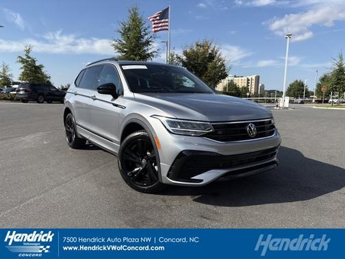 2024 Volkswagen Tiguan 2.0T SE R-Line Black