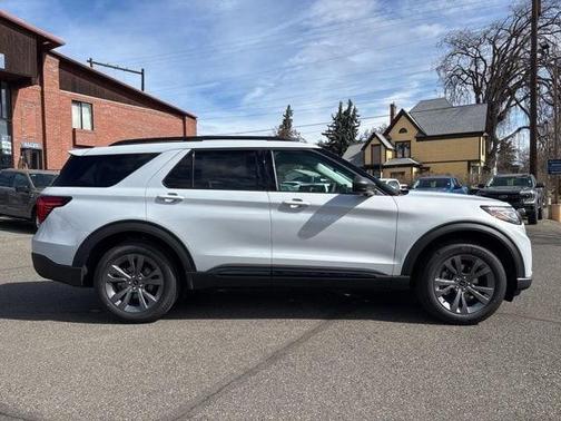 White Metallic 2026 Ford Explorer Active