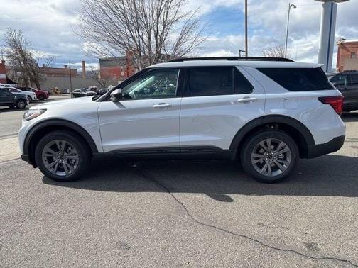 White Metallic 2026 Ford Explorer Active