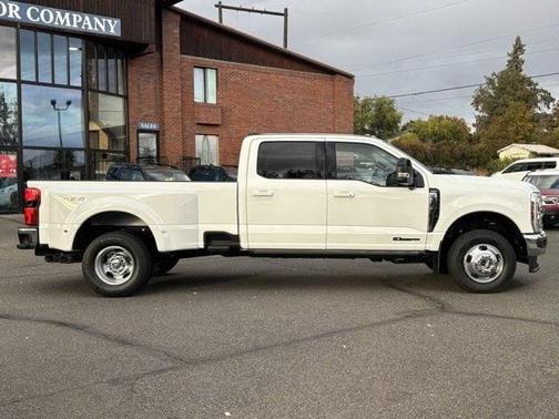 2025 Ford F-350 Lariat Super Duty