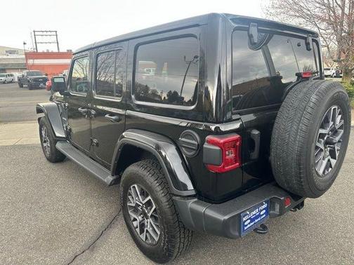 Black Clearcoat 2024 Jeep Wrangler Sahara