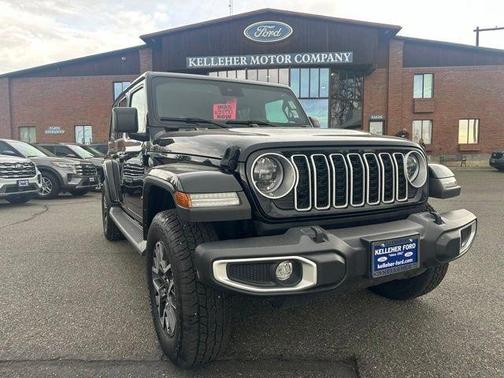 Black Clearcoat 2024 Jeep Wrangler Sahara
