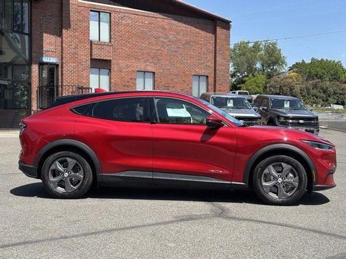 2022 Ford Mustang Mach-E Select
