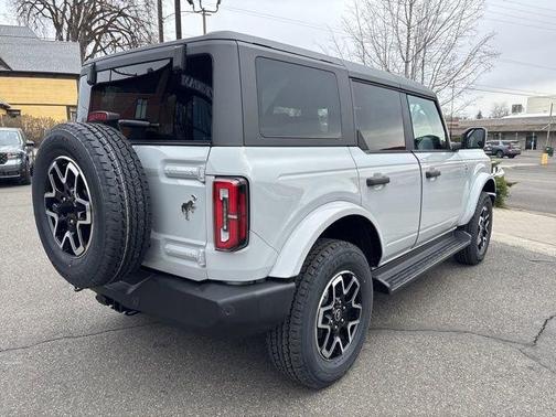 Avalanche 2026 Ford Bronco Outer Banks