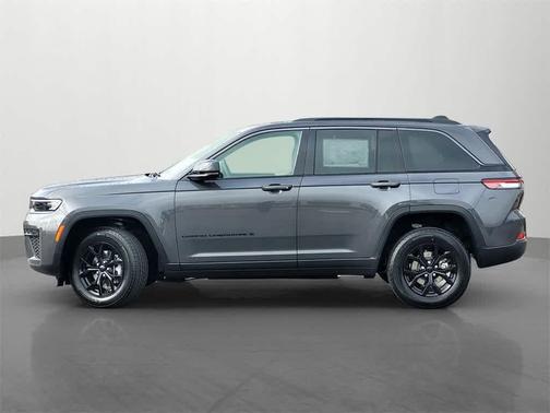 2026 Jeep Grand Cherokee Laredo