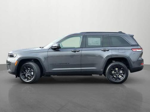 2026 Jeep Grand Cherokee Laredo