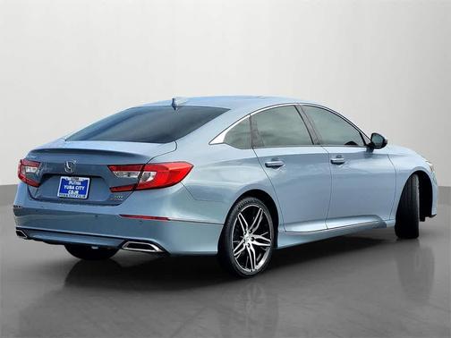 2022 Honda Accord Touring 2.0T