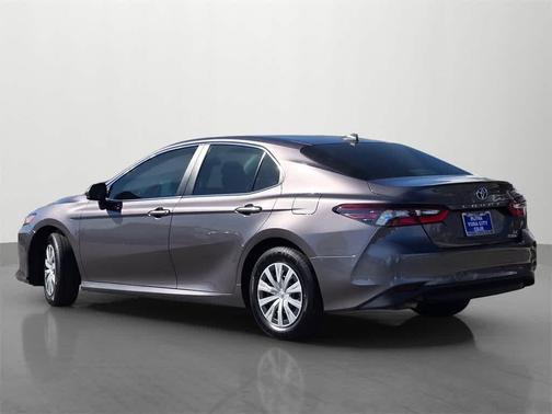 2022 Toyota Camry Hybrid LE