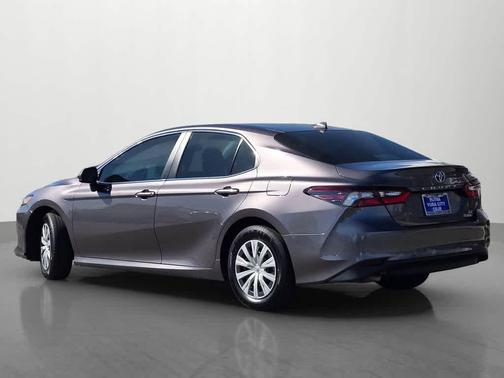 2022 Toyota Camry Hybrid LE