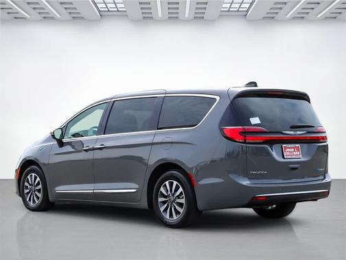 2023 Chrysler Pacifica Hybrid Limited