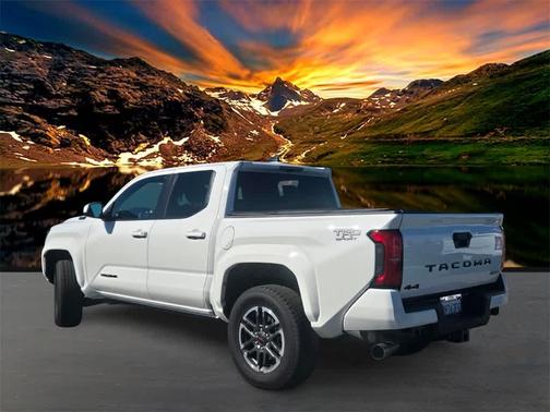 2024 Toyota Tacoma Hybrid TRD