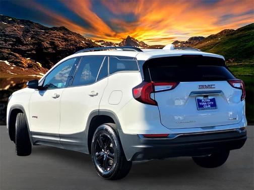 2023 GMC Terrain AT4