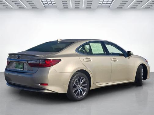 2018 Lexus ES 300h Base