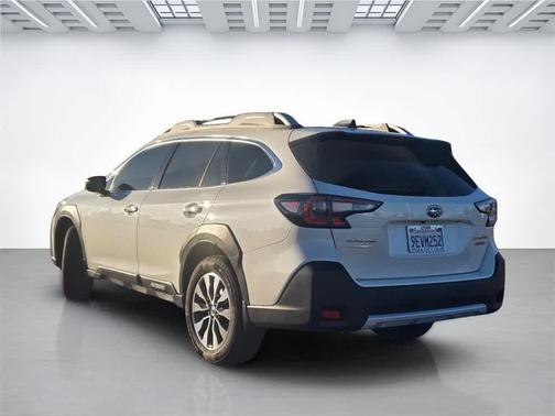 2023 Subaru Outback Touring