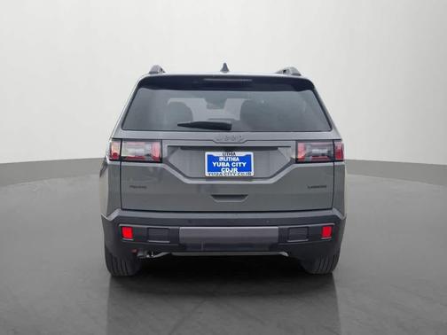 Sting Gray Clearcoat 2026 Jeep Cherokee LAREDO/LIMITED