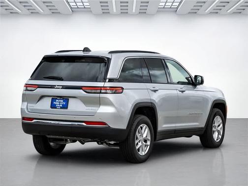 2024 Jeep Grand Cherokee Laredo X