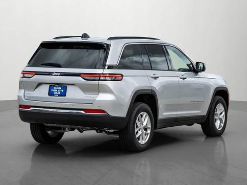 2024 Jeep Grand Cherokee Laredo X