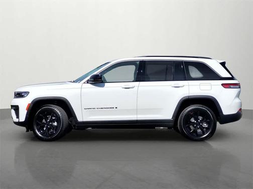 2026 Jeep Grand Cherokee Laredo