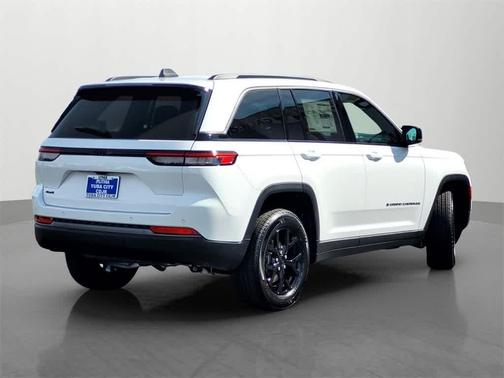 2026 Jeep Grand Cherokee Laredo