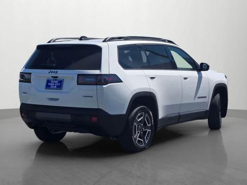 Bright White Clearcoat 2026 Jeep Cherokee LAREDO/LIMITED