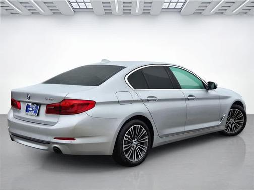 2019 BMW 530 i