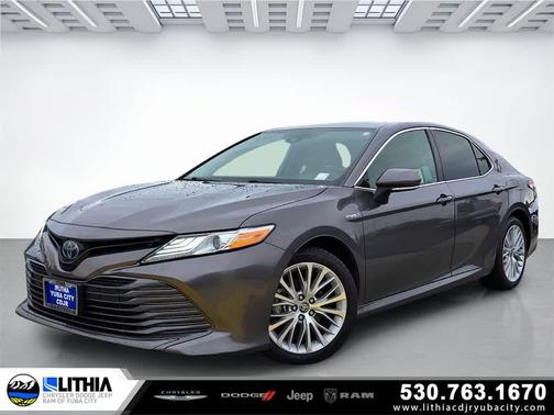 2020 Toyota Camry Hybrid XLE