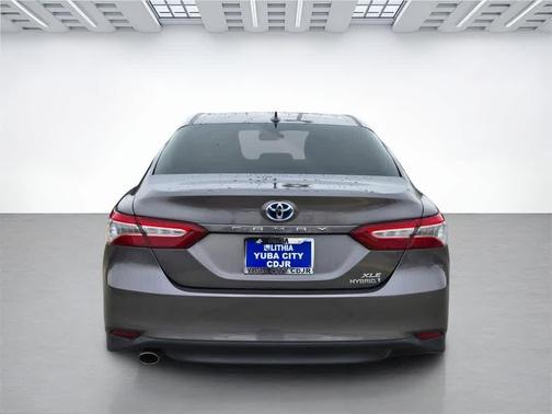 2020 Toyota Camry Hybrid XLE