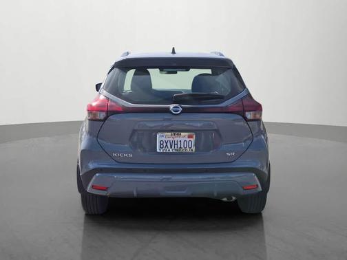 2021 Nissan Kicks SR