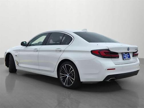 2022 BMW 530e 530e