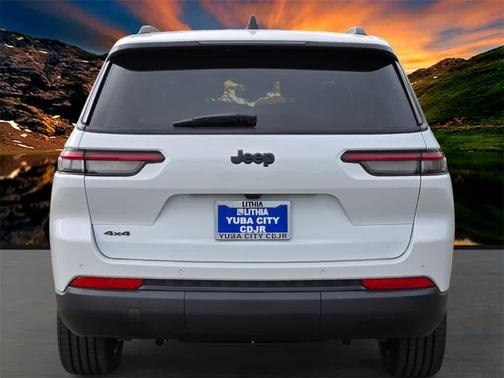 2025 Jeep Grand Cherokee L Laredo