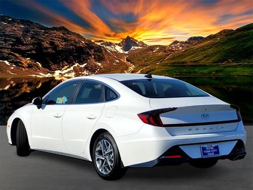 2022 Hyundai SONATA SEL