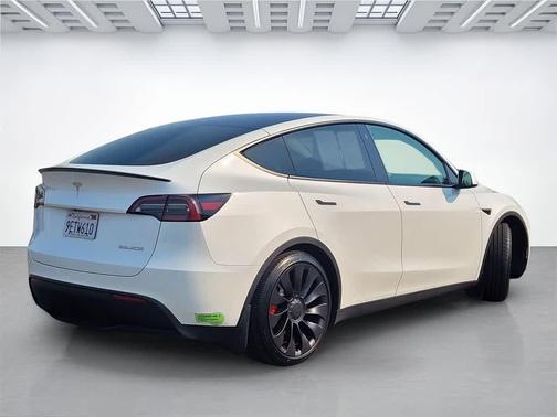 2023 Tesla Model Y Performance