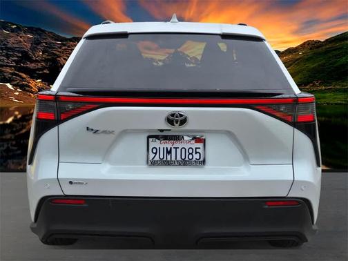 2025 Toyota bZ4X XLE