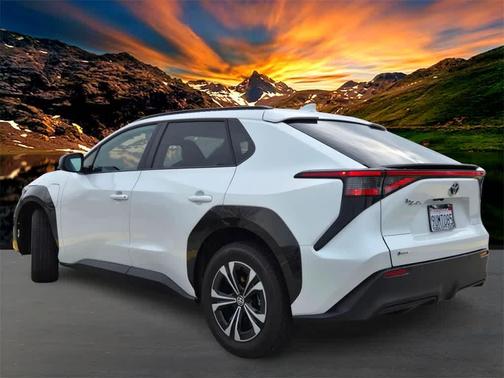 2025 Toyota bZ4X XLE