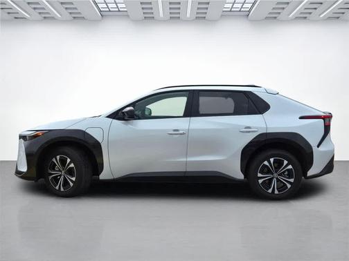 2025 Toyota bZ4X XLE