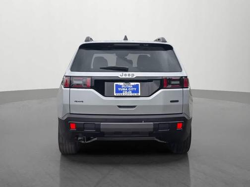 Silver Zynith Clearcoat 2026 Jeep Cherokee Overland