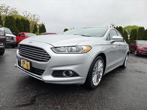Silver 2014 Ford Fusion SE