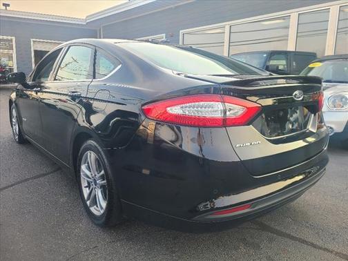 2016 Ford Fusion Hybrid SE